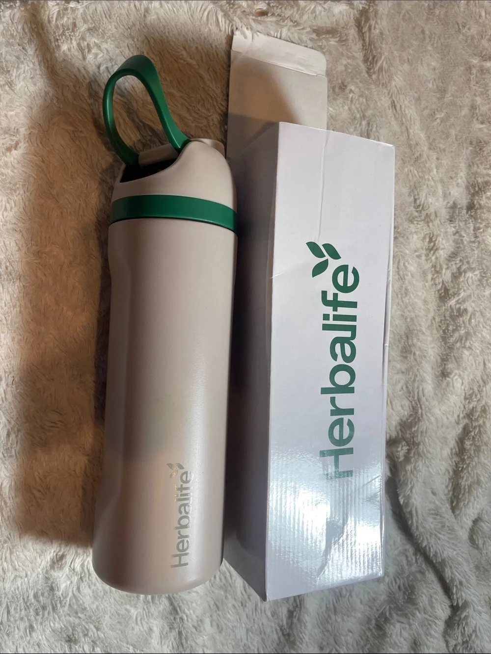 Herbalife stainless water bottle taupe and green NEW